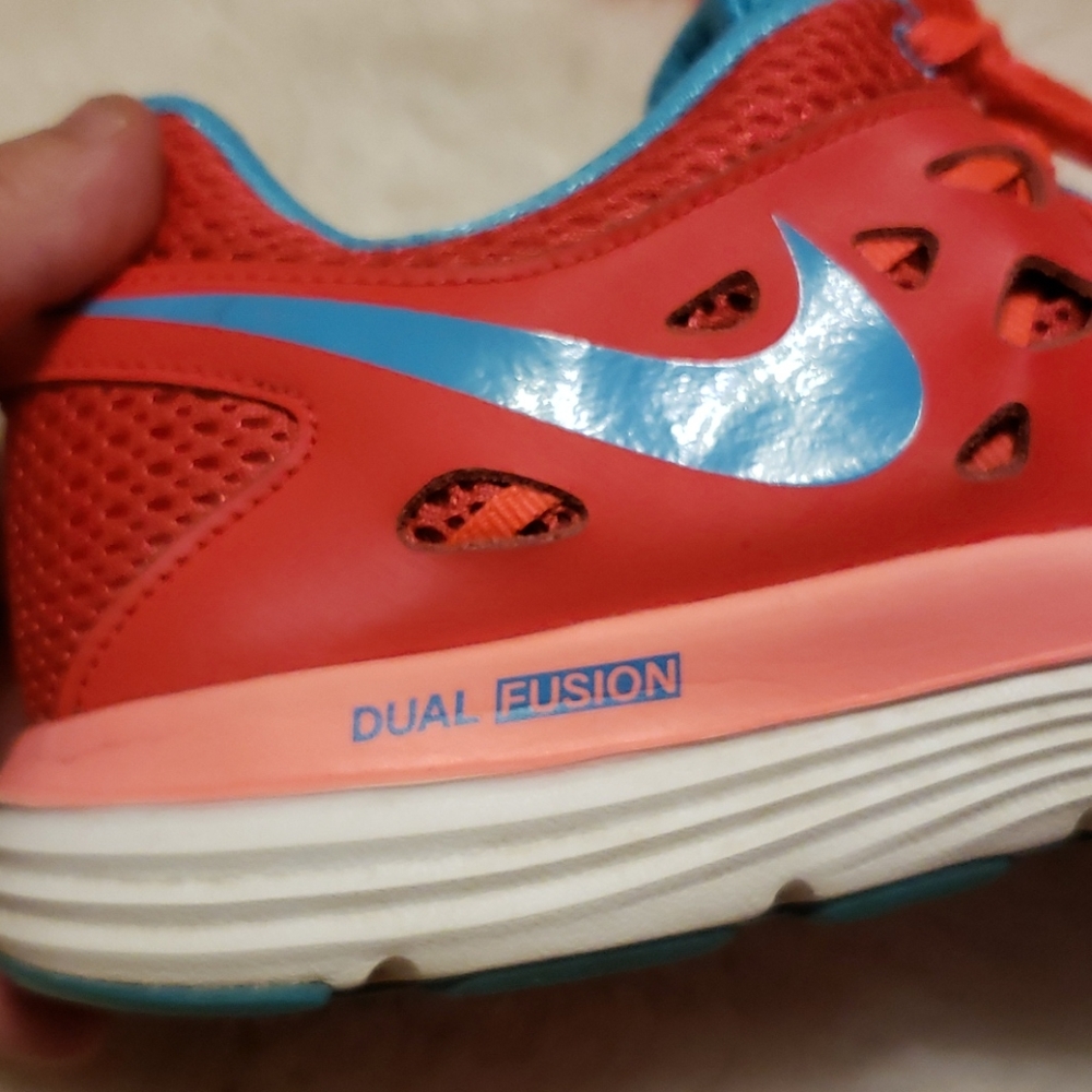 Nike Dual Fusion Athletic Sneakers sz 7.5 - Picture 9 of 9